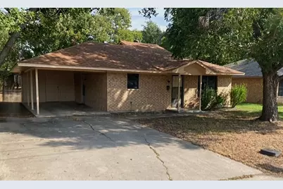 826 W 9th Street, Bonham, TX 75418 - Photo 1