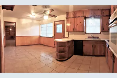 5305 Ammons Street, Haltom City, TX 76117 - Photo 6