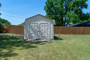 505 Galia St, Bowie, TX 76230 - Photo 28