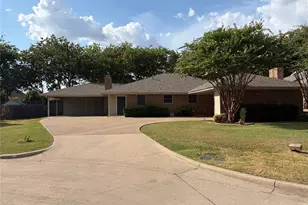 1225 Fairhaven Dr, Mansfield, TX 76063 - Photo 2