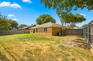 4202 Maple Springs Dr, Arlington, TX 76001 - Photo 24
