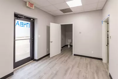 1748 N Main #B, Cleburne, TX 76033 - Photo 2