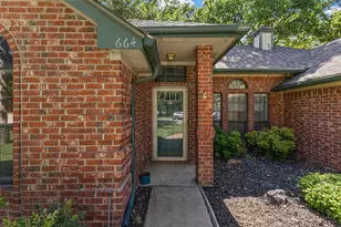 664 Parkridge Blvd, Burleson, TX 76028 - Photo 4