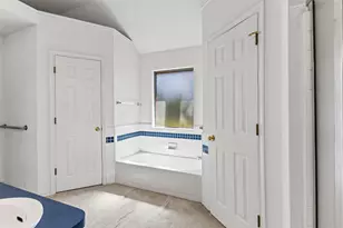 664 Parkridge Blvd, Burleson, TX 76028 - Photo 18