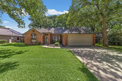 664 Parkridge Boulevard, Burleson, TX 76028 - Photo 2