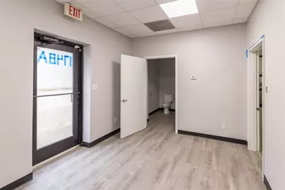 1812 N Main #B, Cleburne, TX 76033 - Photo 2