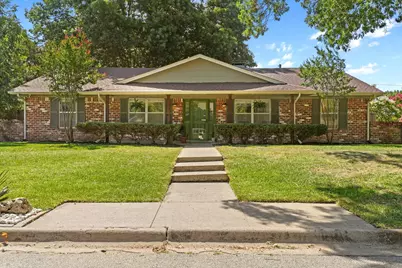 1112 Woodmount Court, Denton, TX 76209 - Photo 2