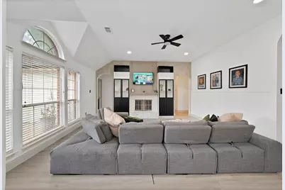 4535 Westchester Glen Drive, Grand Prairie, TX 75052 - Photo 14