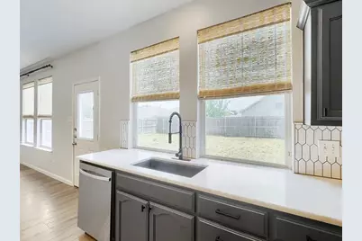 7436 Anderson Boulevard, Fort Worth, TX 76120 - Photo 10