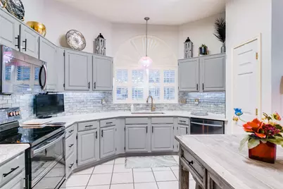 521 Millican Drive, Lewisville, TX 75057 - Photo 4