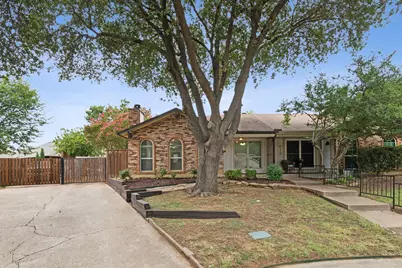 414 Bluegrass Lane, Euless, TX 76039 - Photo 1