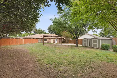 414 Bluegrass Lane, Euless, TX 76039 - Photo 20