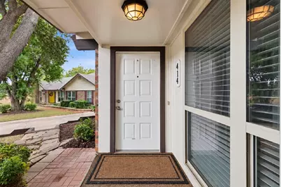 414 Bluegrass Lane, Euless, TX 76039 - Photo 2
