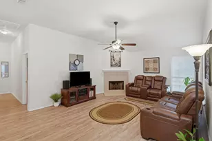 1400 Spanish Trail Dr, Granbury, TX 76048 - Photo 4