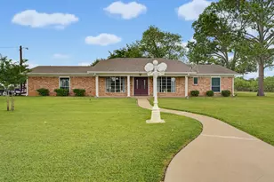 955 Co Rd 1304, Bridgeport, TX 76426 - Photo 1