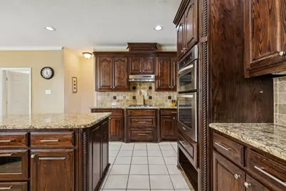 1200 Cedar Valley Drive, Irving, TX 75063 - Photo 20