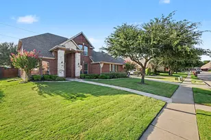 221 Chapel Hill Dr, Prosper, TX 75078 - Photo 2