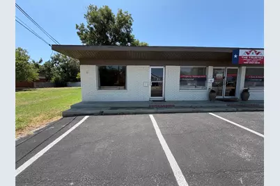 417 W Pearl Street, Granbury, TX 76048 - Photo 1