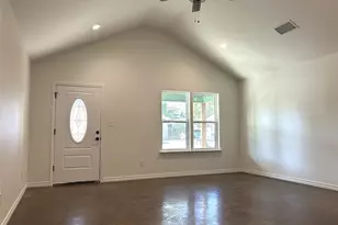 405 S 6th St, Grandview, TX 76050 - Photo 2