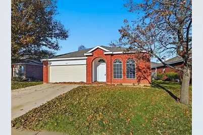 1048 Harriman Drive, Saginaw, TX 76131 - Photo 2