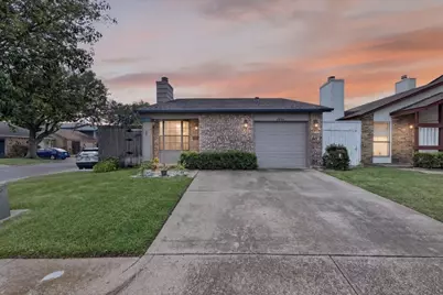 2802 Southern Cross Drive, Garland, TX 75044 - Photo 2