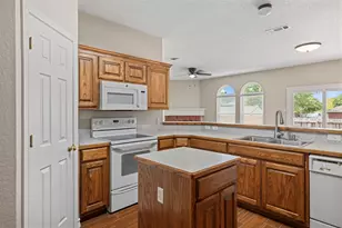 104 Bullava Ct, Crowley, TX 76036 - Photo 8