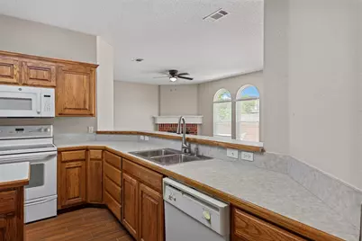 104 Bullava Court, Crowley, TX 76036 - Photo 14