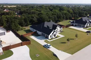 4231 Spg Gdn Rd, Midlothian, TX 76065 - Photo 4