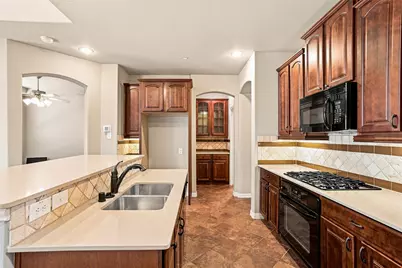 397 Hamilton Street, Lewisville, TX 75067 - Photo 8