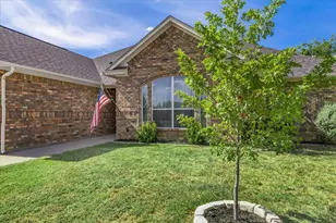 409 Edgewood Terrace, Boyd, TX 76023 - Photo 2