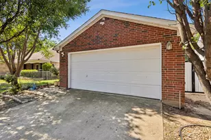 8614 Torreon Ct, Dallas, TX 75217 - Photo 2