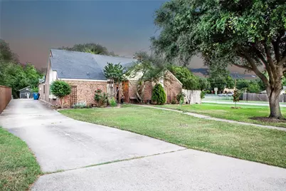 810 Highland Hills Lane, Highland Village, TX 75077 - Photo 2