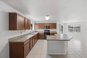 2728 Maegen Cir, Fort Worth, TX 76112 - Photo 10
