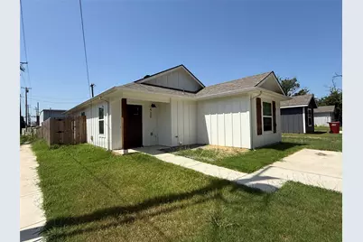 420 E 5th Street, Bonham, TX 75418 - Photo 2