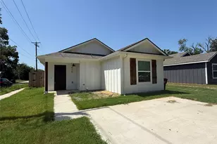 420 E 5th St, Bonham, TX 75418 - Photo 1