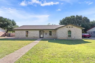332 Bowie Lane, Hewitt, TX 76643 - Photo 1