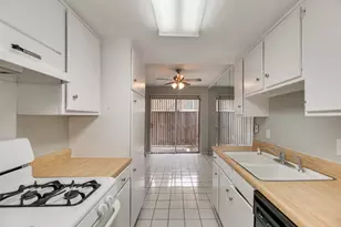 15914 Stillwood St, Dallas, TX 75248 - Photo 8