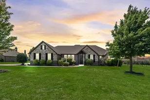 421 Walker Ct S, Waxahachie, TX 75167 - Photo 1