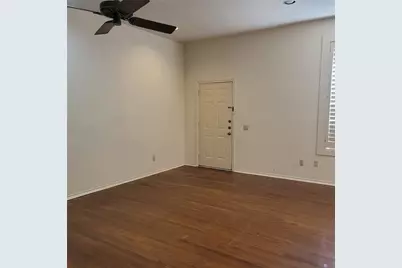 212 W Knox Street #2, Ennis, TX 75119 - Photo 6