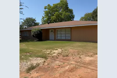 403 Montgomery Street, Pittsburg, TX 75686 - Photo 2