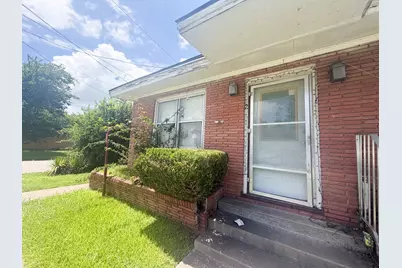 900 E 6th Avenue #2, Corsicana, TX 75110 - Photo 2