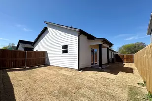 2015 Stuart St, Greenville, TX 75401 - Photo 2