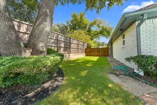 17209 Graystone Dr, Dallas, TX 75248 - Photo 30