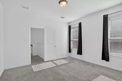 243 Woodson Street, Irving, TX 75063 - Photo 10