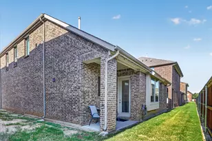 243 Woodson St, Irving, TX 75063 - Photo 20