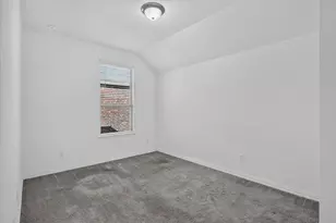 243 Woodson St, Irving, TX 75063 - Photo 12