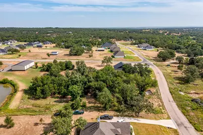 10004 Valley Oak Court, Springtown, TX 76082 - Photo 8