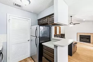 2014 Willoughby Ln, Arlington, TX 76011 - Photo 10