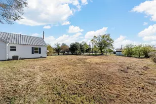 403 S 5th St, Rosebud, TX 76570 - Photo 14