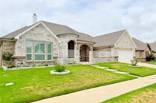 1424 Silent Springs Dr, Fort Worth, TX 76052 - Photo 2